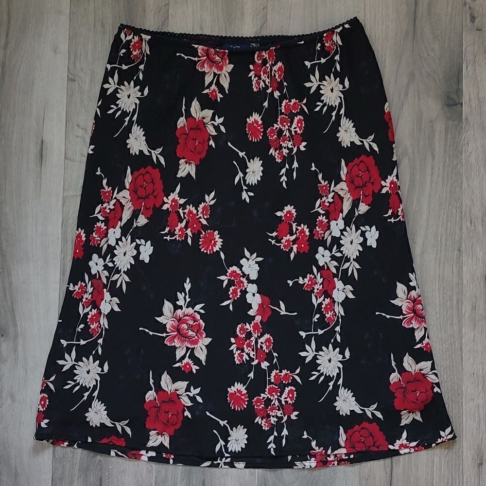 Reitmans Size 11 Polyester Lined Lightweight Floral Skirt